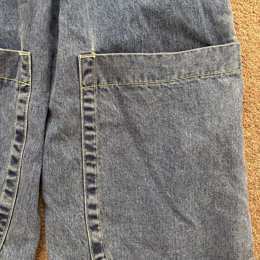 BDG Urban Outfitters Kayla Mid Rise Cargo Jeans Blue Denim Size 26 - Picture 7 of 7